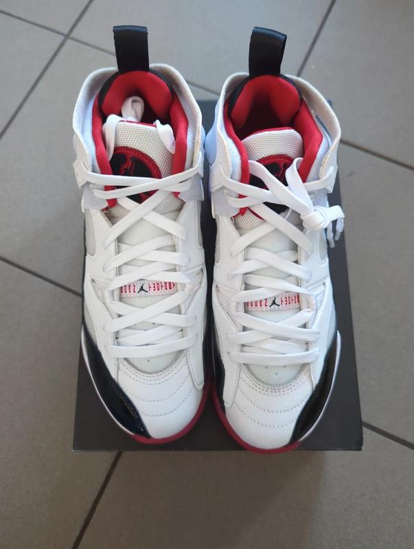Jordan Jumpman Two Trey Taille 38 – Pour Fans de Style et de Terrain